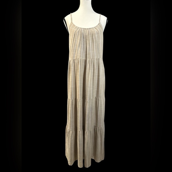 Dresses & Skirts - Elegant Tan Maxi Dress